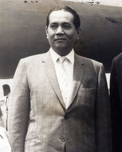 Diosdado Macapagal .